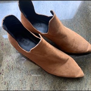 SOLD Zara Trafaluc booties